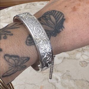 Rare Vintage Birmingham 925 Sterling Silver Engraved Floral Hinged Cuff Bracelet